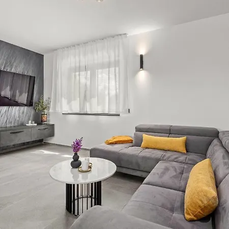 Villa Antares By Guide *